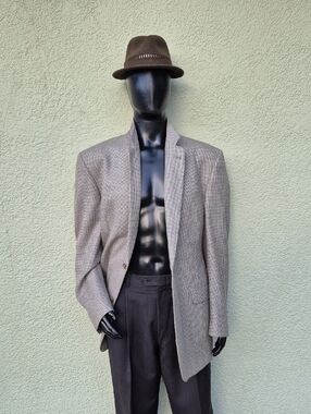 Hart Schaffner & Marx (USA) Men's Pure Wool Textured (2) Button Luxury Blazer